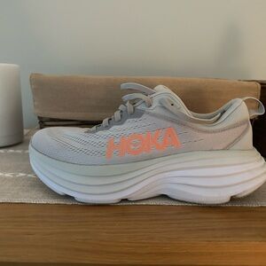 Hoka women’s Bondi 8 running shoes   Size 8.5.  Grey.